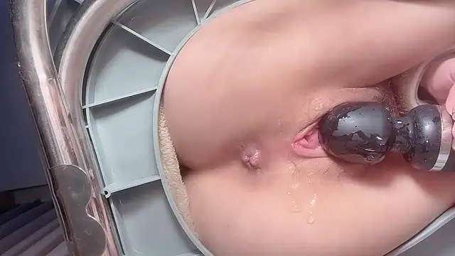 Krismil3 live sex cam