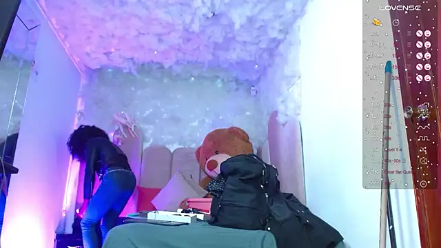 puca_ebony live sex cam