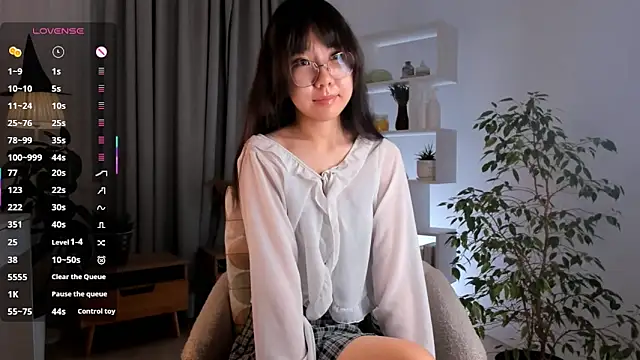 UdelaDodson live sex cam