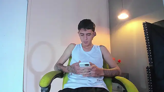 Xanderr_owen2 live sex cam