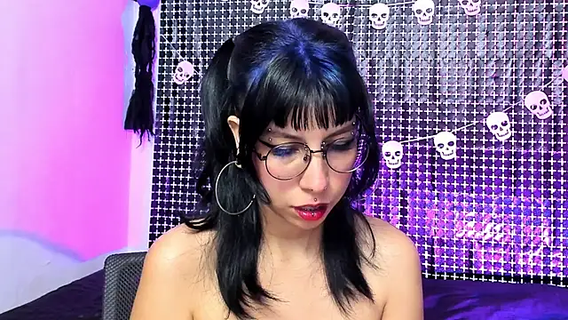 Rose_72 live sex cam