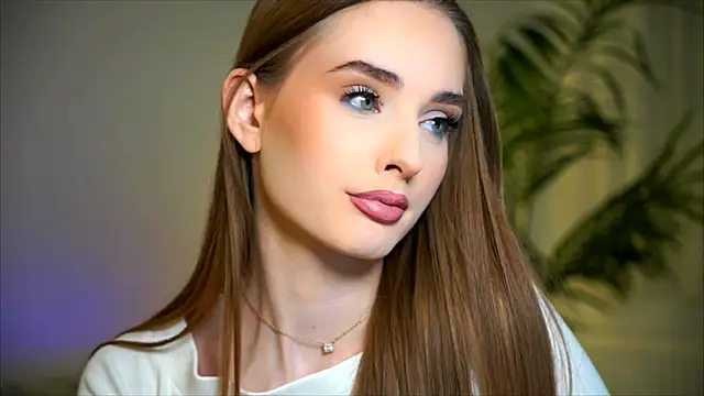 petitegonwiild live sex cam