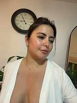 sukhakunis1 live sex cam