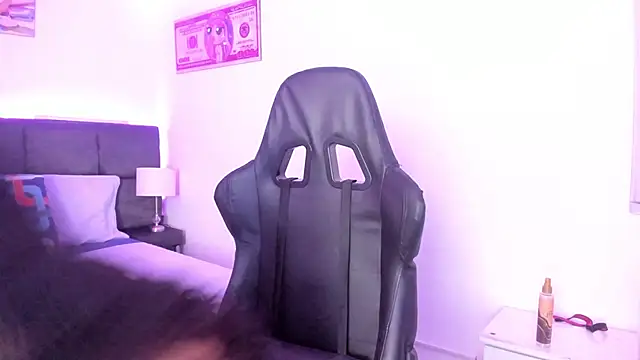 Caeli_Thalyana live sex cam