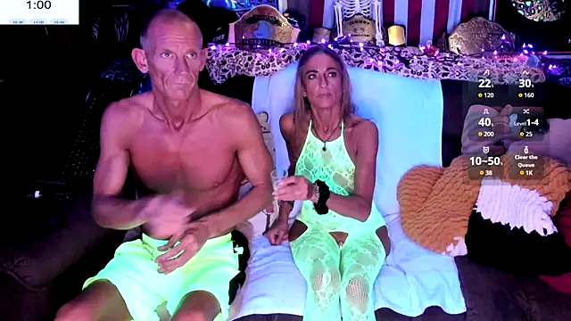 ShannNikkii420 live sex cam