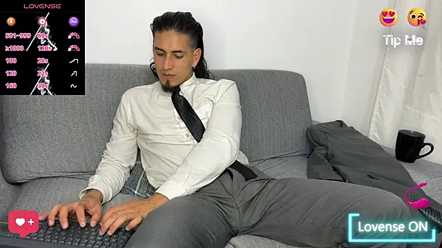 Tom_blunt96 live sex cam