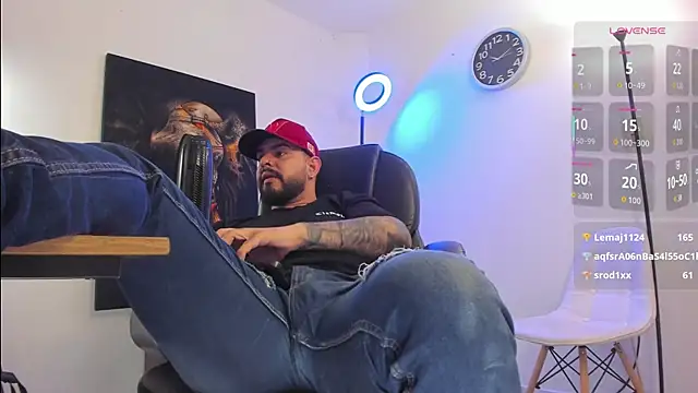 Ethan_Castellano live sex cam