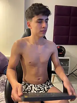 AdrianRinaldi live sex cam