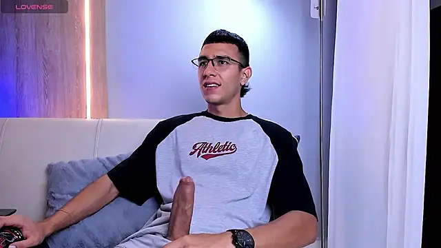 SymonPrince live sex cam