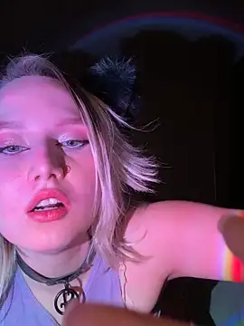 CrystaLuna69 live sex cam