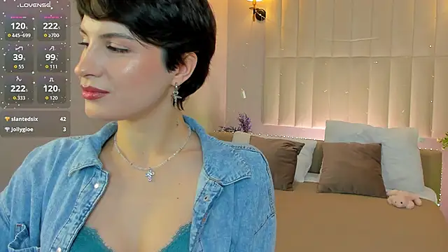 Adeline_Perle live sex cam