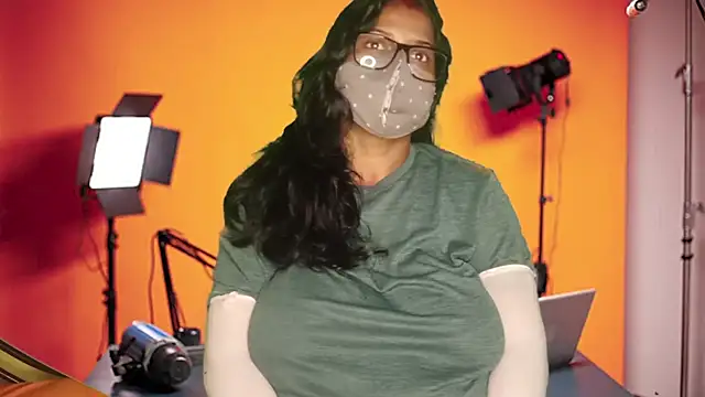 Hansika190 live sex cam