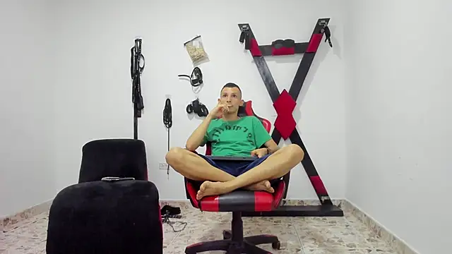 Isak_Millan live sex cam