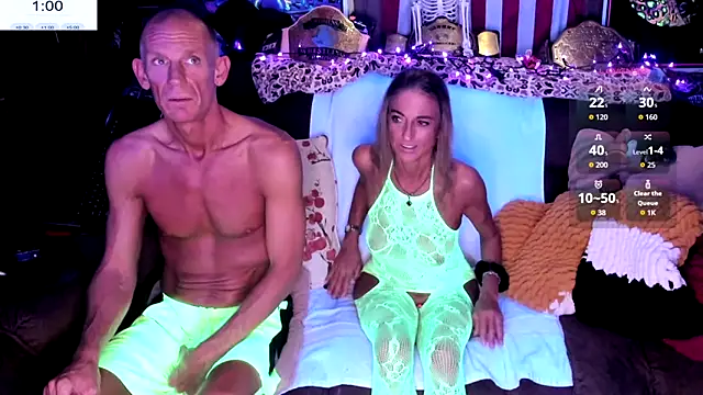 ShannNikkii420 live sex cam