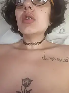 ConeNella live sex cam