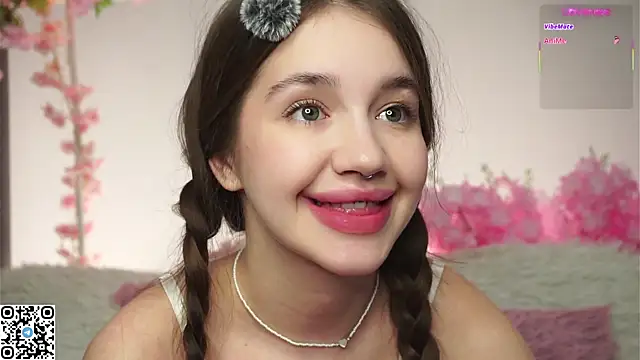 AmiLewis live sex cam