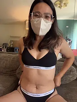 yourbootygirl live sex cam