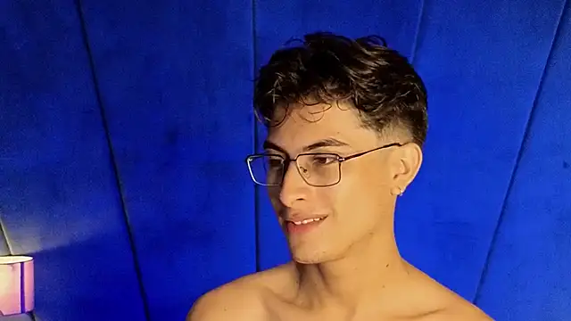 Aaron_Eze live sex cam