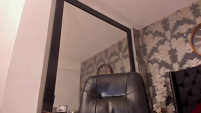 Valeria_Collin live sex cam