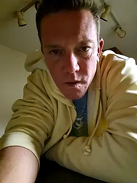 Bigtater1999 live sex cam