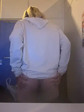 MUIMUICHAN27 live sex cam