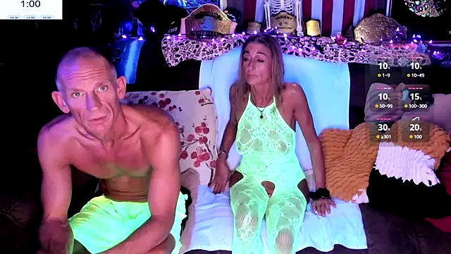 ShannNikkii420 live sex cam