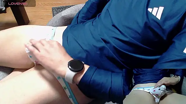 Yasu2000 live sex cam