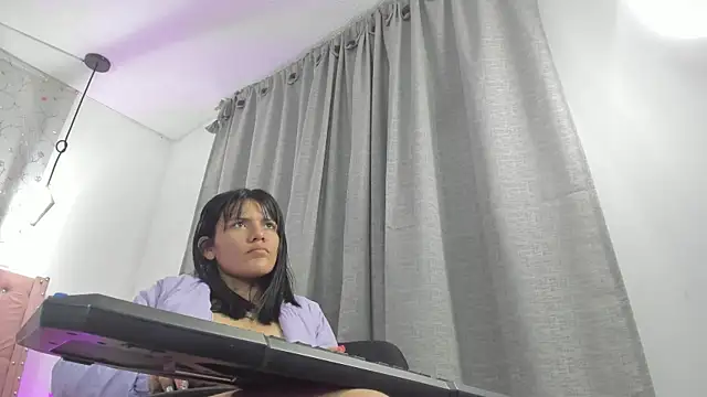 twerkgirl-coral live sex cam