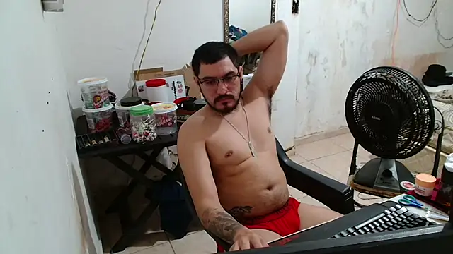 Leonino231 live sex cam