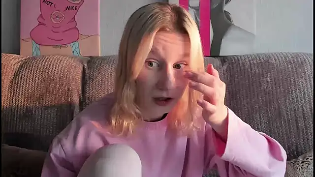 EnigmaSee live sex cam