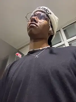 Maxim-Walker live sex cam