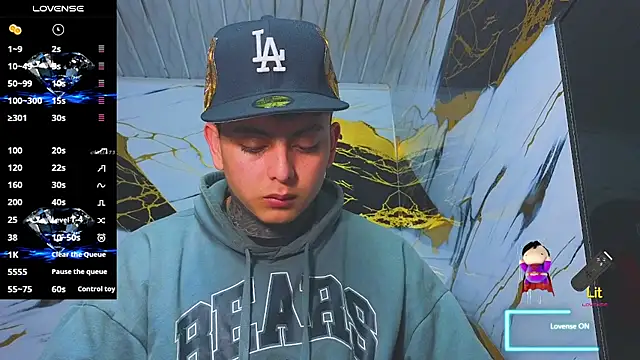 Kevin22_222 live sex cam