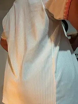 sukhakunis1 live sex cam