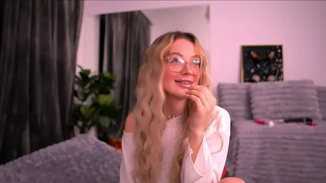 KylieJoyce live sex cam