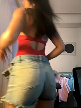 Nahomy_cute1 live sex cam