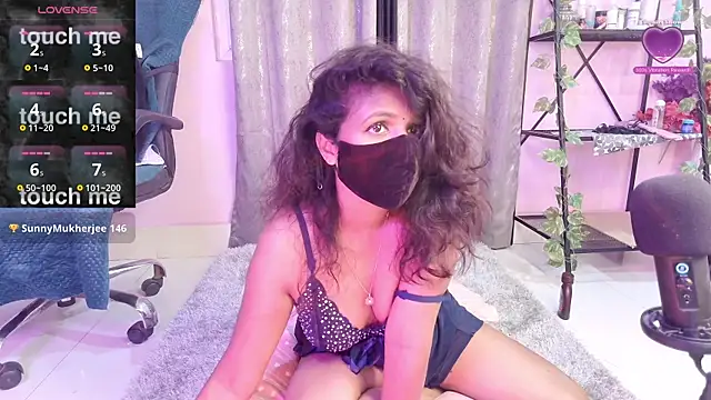 Naughty_nightz live sex cam