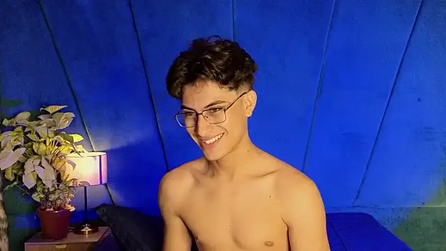 Aaron_Eze live sex cam