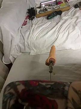 Ozge-SluttyScream69 live sex cam