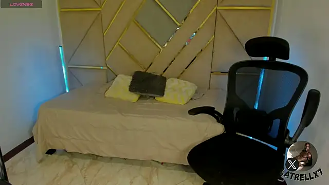 Latrellx7 live sex cam
