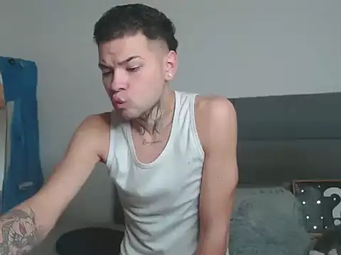 MarceloMilk live sex cam