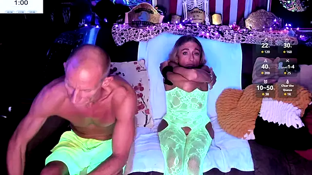 ShannNikkii420 live sex cam