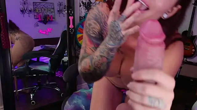 CharletteWebb live sex cam