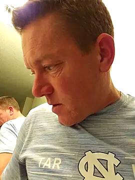 Bigtater1999 live sex cam