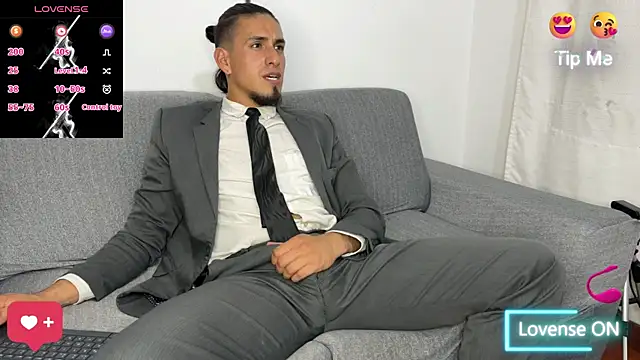 Tom_blunt96 live sex cam