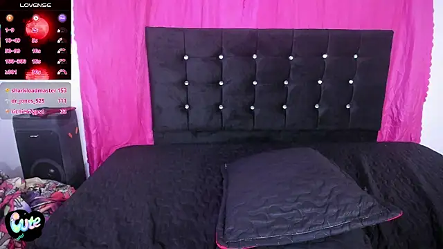 cutenaked_8 live sex cam