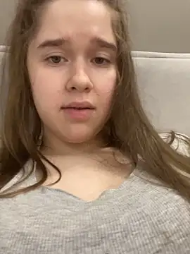 HornyGirlH live sex cam