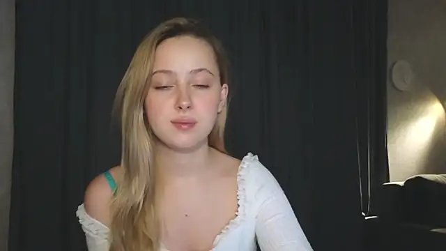 novel__chloe live sex cam