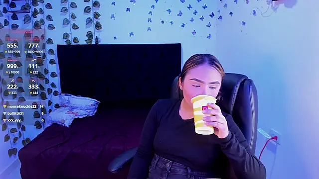 Anna_valerious7 live sex cam