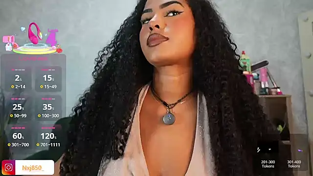 HOTBLACKANDWHITE2 live sex cam