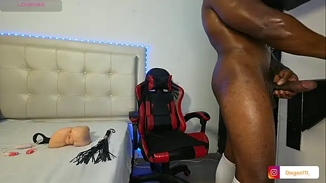 DiegoMilk111 live sex cam